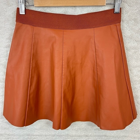 Caramel Brown Faux Leather Mini Skirt Size Small Skater Back Zipper - Picture 1 of 16